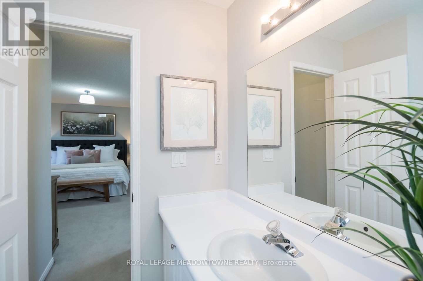 1215 Newell Street, Milton, Ontario L9T 5R5 - Photo 22 - W12562926