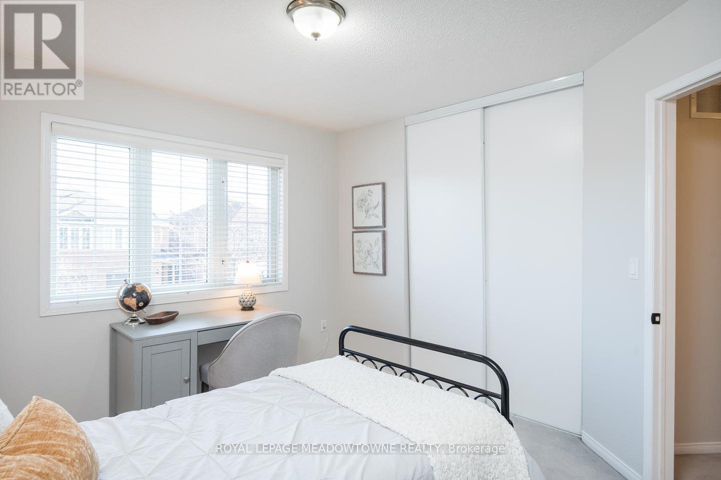 1215 Newell Street, Milton, Ontario L9T 5R5 - Photo 30 - W12562926