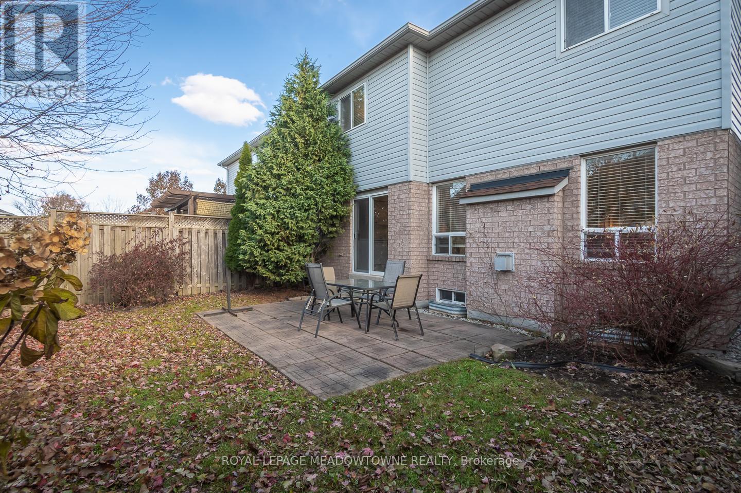 1215 Newell Street, Milton, Ontario L9T 5R5 - Photo 32 - W12562926