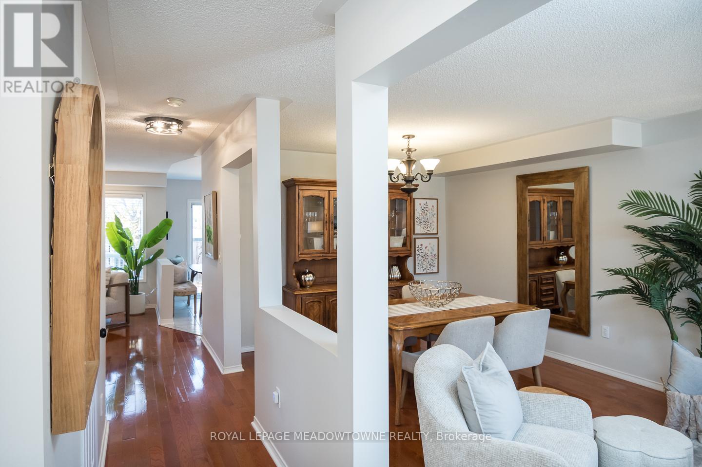 1215 Newell Street, Milton, Ontario L9T 5R5 - Photo 4 - W12562926