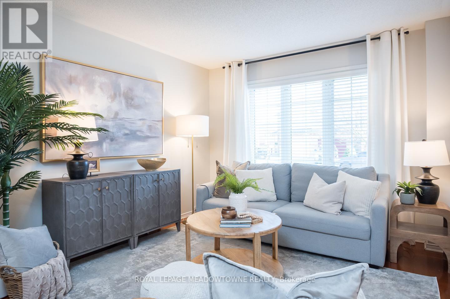 1215 Newell Street, Milton, Ontario L9T 5R5 - Photo 6 - W12562926