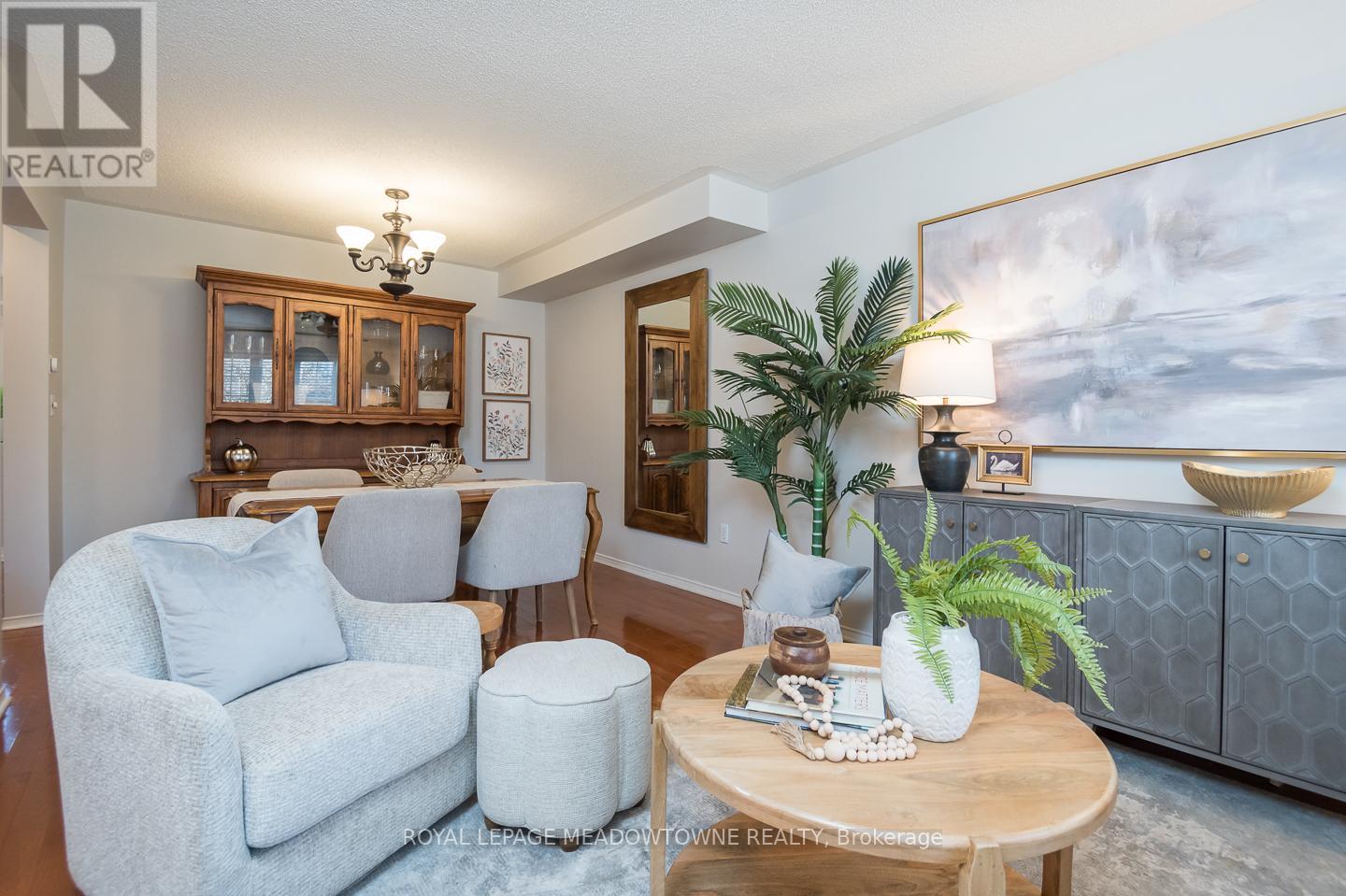 1215 Newell Street, Milton, Ontario L9T 5R5 - Photo 7 - W12562926