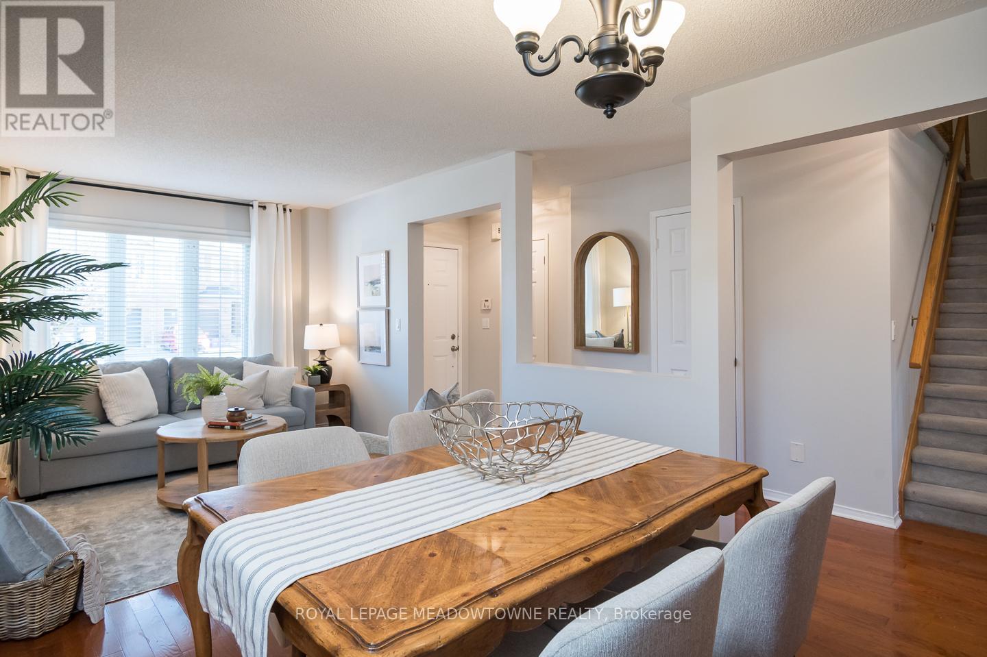 1215 Newell Street, Milton, Ontario L9T 5R5 - Photo 9 - W12562926