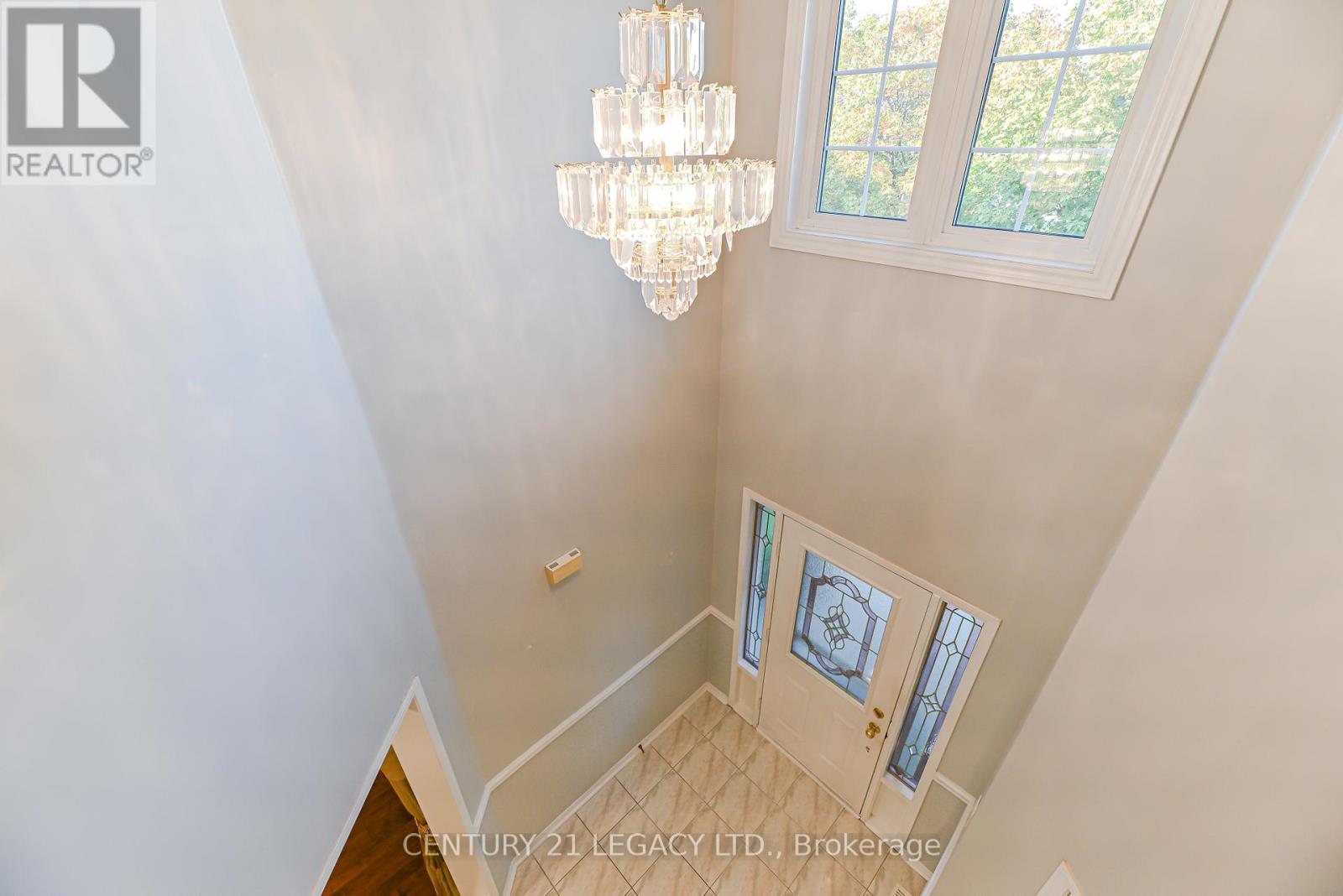 497 Winfield Terrace, Mississauga, Ontario  L5R 3V1 - Photo 4 - W12562942