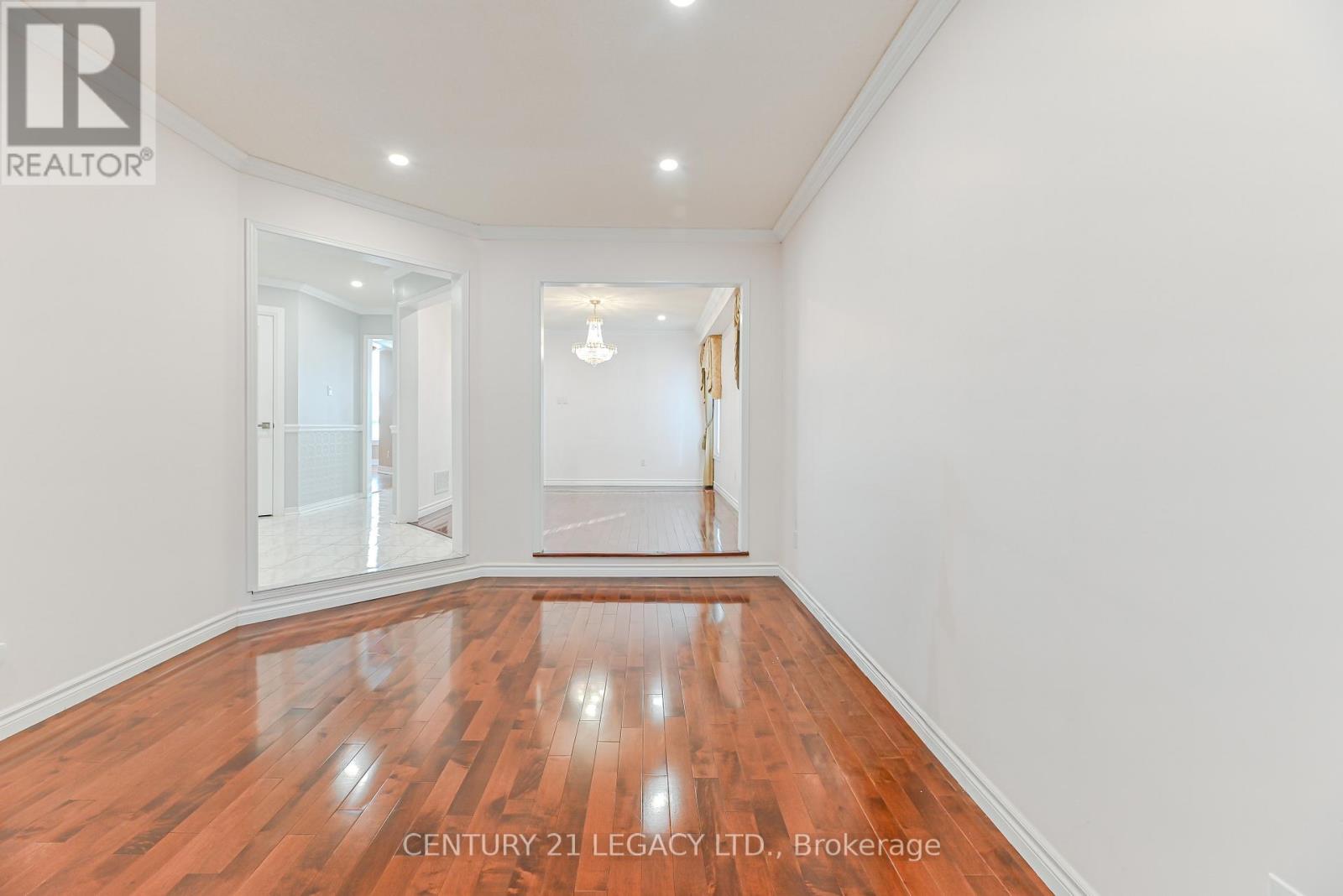 497 Winfield Terrace, Mississauga, Ontario  L5R 3V1 - Photo 6 - W12562942