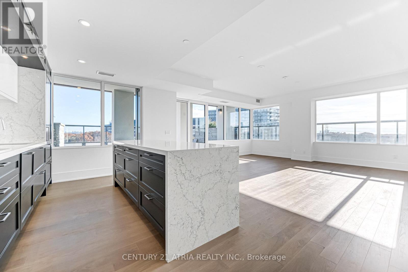 606 - 259 The Kingsway, Toronto, Ontario  M9A 0G2 - Photo 3 - W12562944