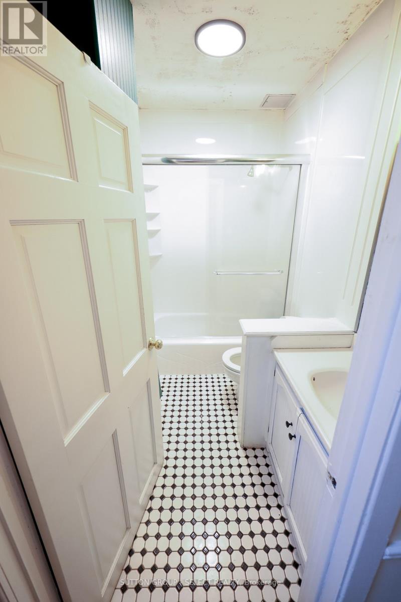 552 Adelaide Street N, London East, Ontario  N6B 3J5 - Photo 16 - X12563014