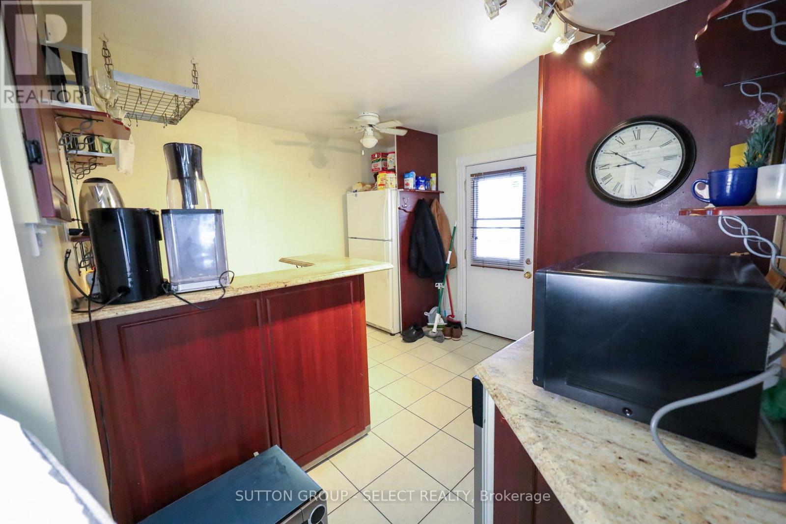 552 Adelaide Street N, London East, Ontario  N6B 3J5 - Photo 26 - X12563014