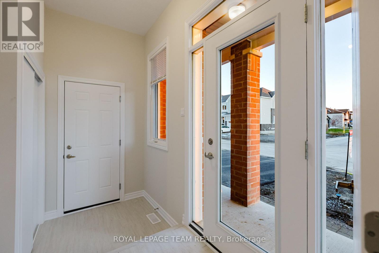 180 Ryan Reynolds Way, Ottawa, Ontario  K4A 2N3 - Photo 3 - X12563030