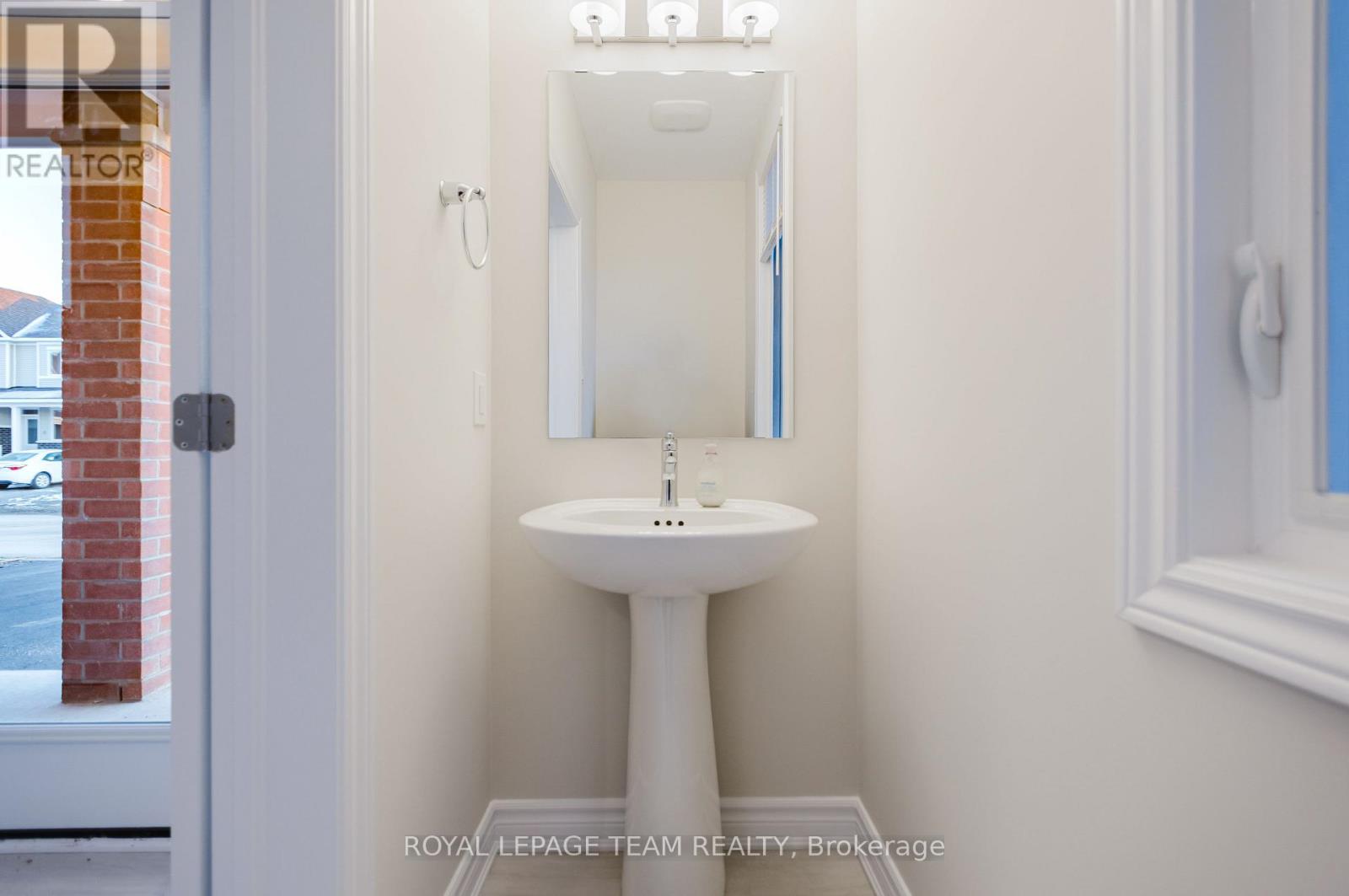 180 Ryan Reynolds Way, Ottawa, Ontario  K4A 2N3 - Photo 4 - X12563030