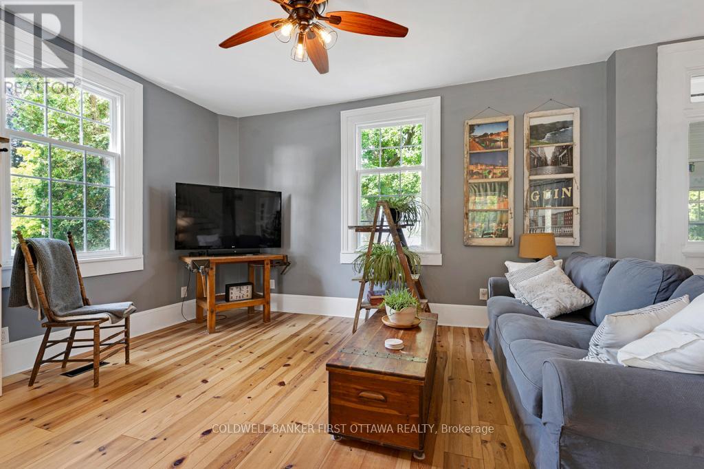 4 Station Road, Rideau Lakes, Ontario  K0G 1V0 - Photo 25 - X12563076