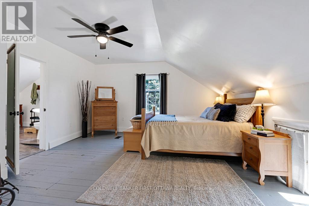 4 Station Road, Rideau Lakes, Ontario  K0G 1V0 - Photo 31 - X12563076