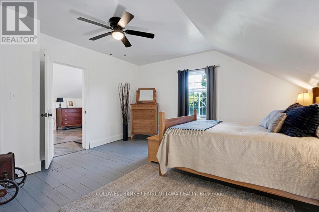 4 Station Road, Rideau Lakes, Ontario  K0G 1V0 - Photo 32 - X12563076