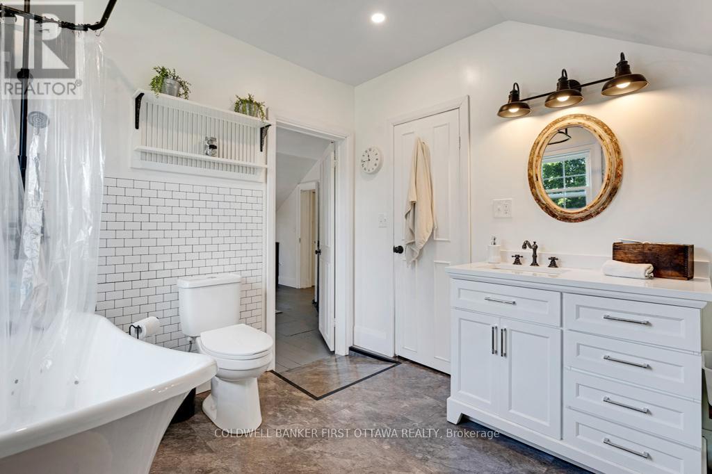 4 Station Road, Rideau Lakes, Ontario  K0G 1V0 - Photo 34 - X12563076