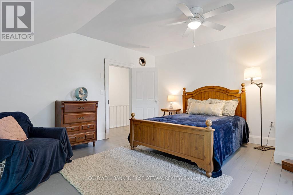 4 Station Road, Rideau Lakes, Ontario  K0G 1V0 - Photo 36 - X12563076