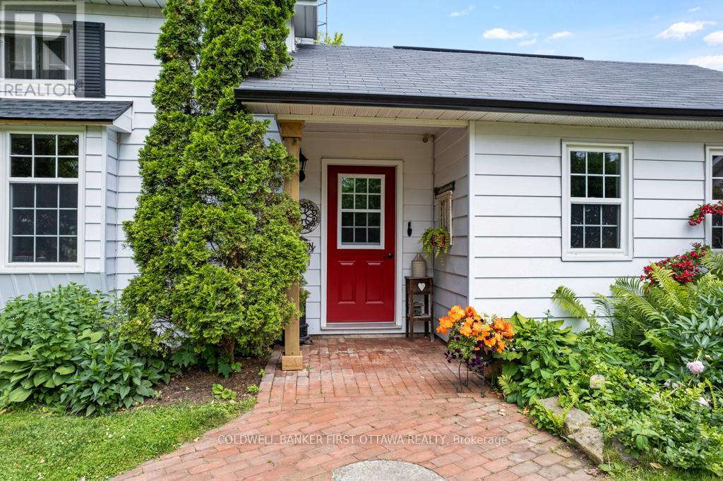 4 Station Road, Rideau Lakes, Ontario  K0G 1V0 - Photo 4 - X12563076