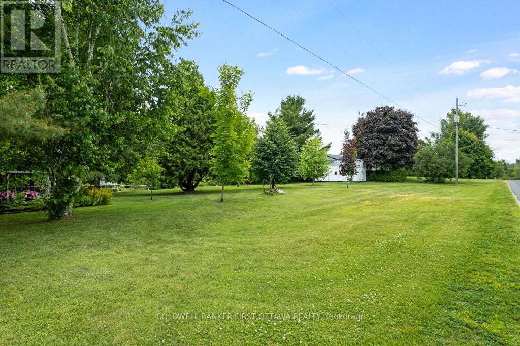 4 Station Road, Rideau Lakes, Ontario  K0G 1V0 - Photo 45 - X12563076