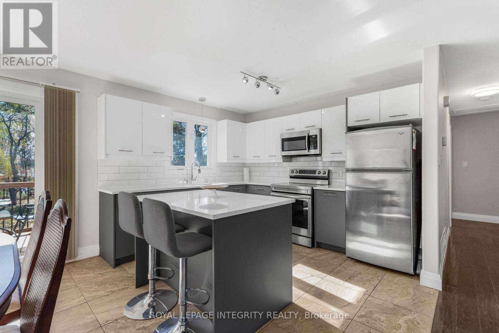 220 Agathe Street, Clarence-Rockland, Ontario  K4K 1K7 - Photo 9 - X12563108