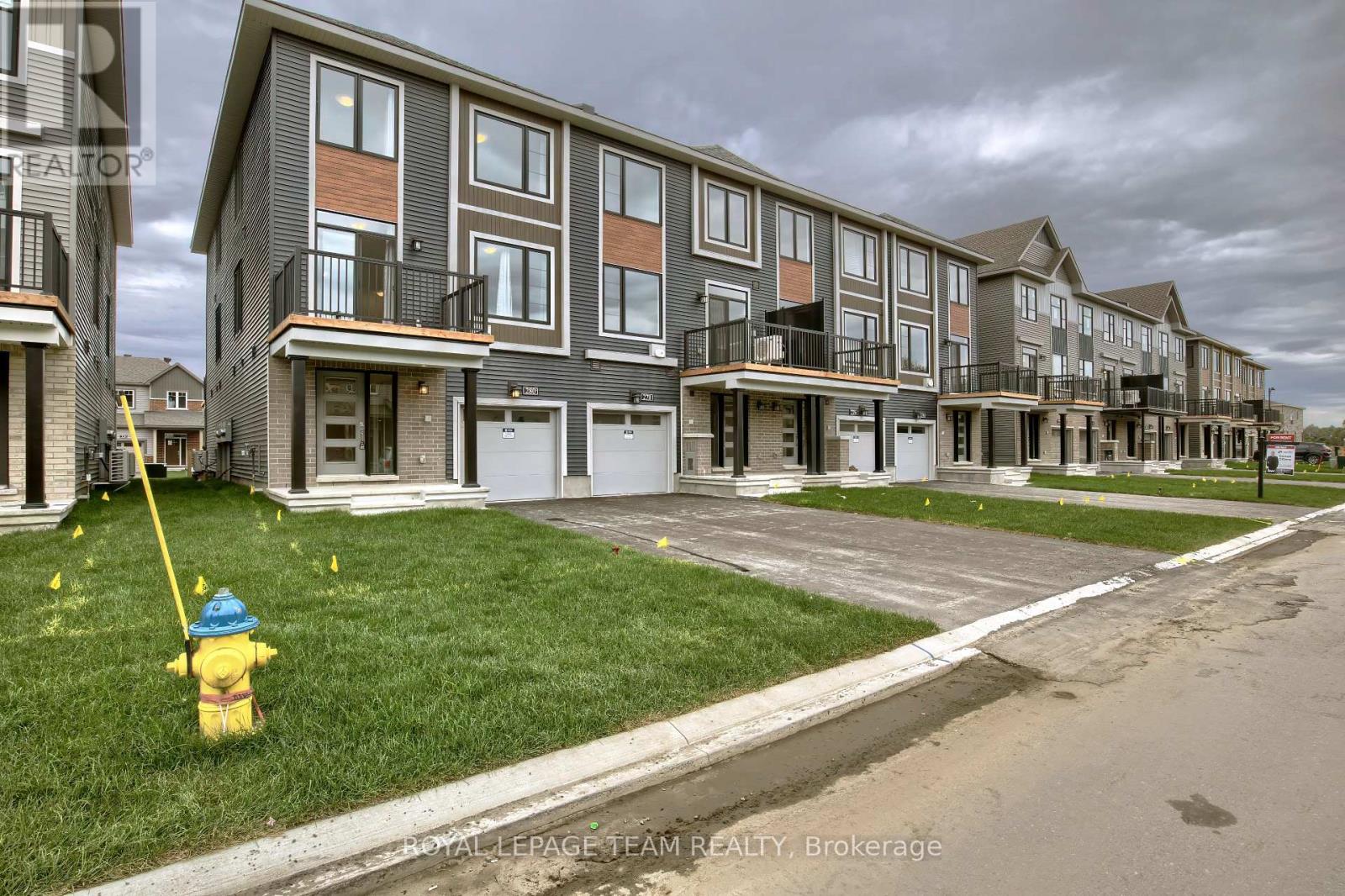 280 Elsie Macgill Walk, Ottawa, Ontario  K2K 1X7 - Photo 2 - X12563112