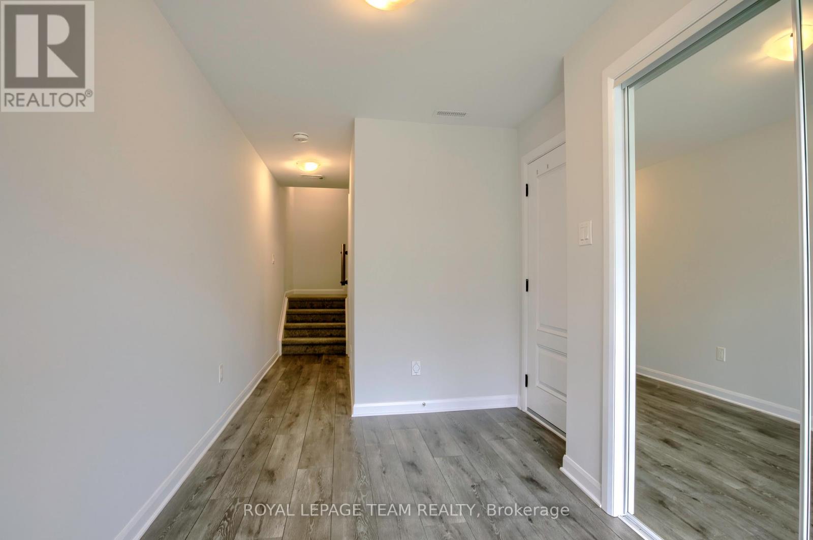 280 Elsie Macgill Walk, Ottawa, Ontario  K2K 1X7 - Photo 3 - X12563112