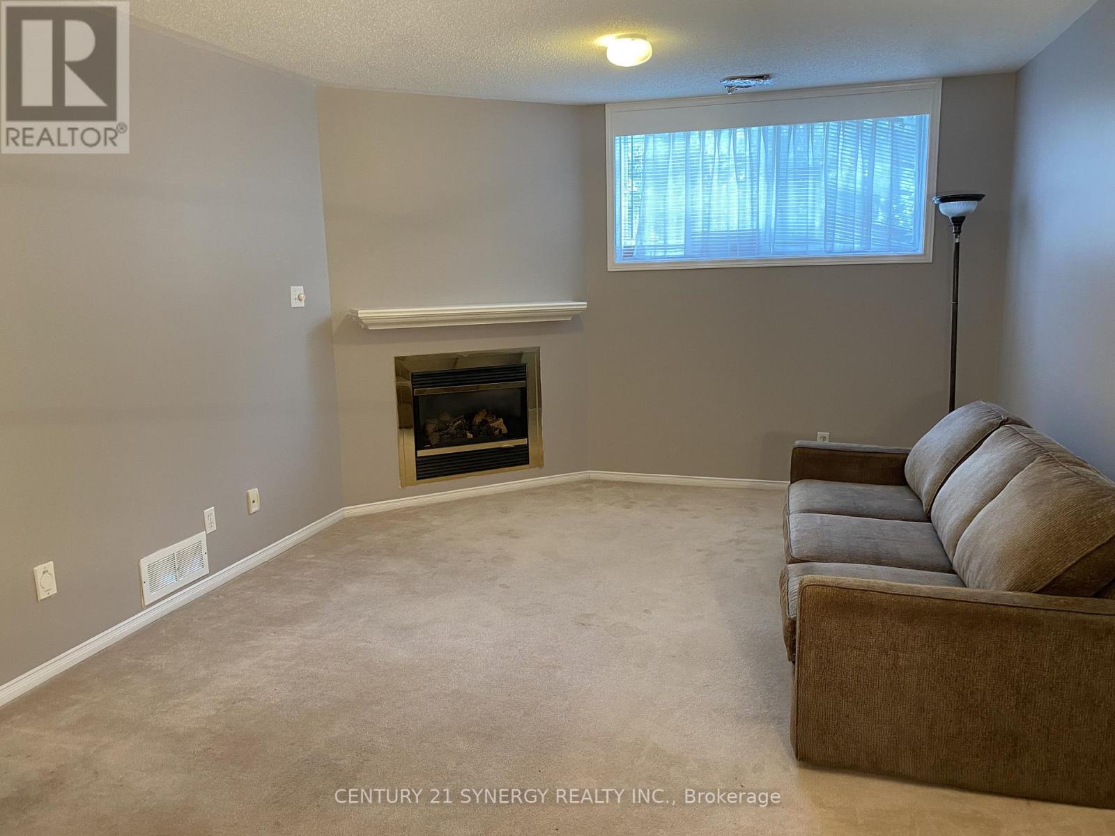 11 Landover Crescent, Ottawa, Ontario  K2M 2W3 - Photo 12 - X12563134