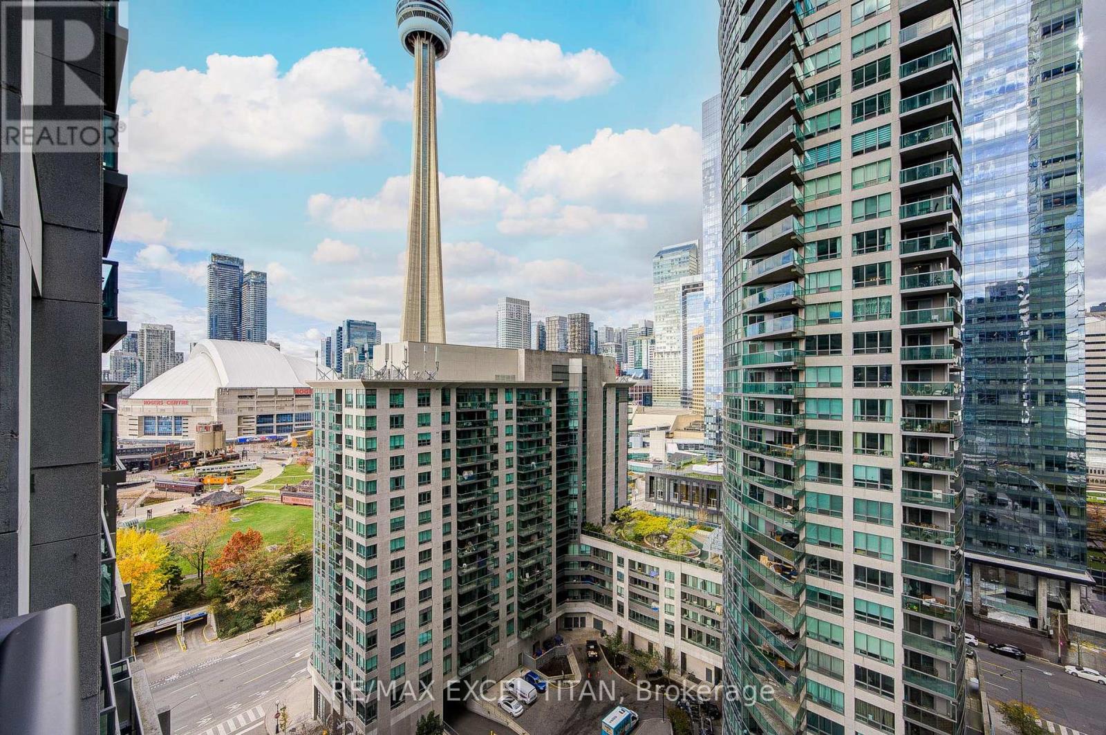 2006 - 19 Grand Trunk Crescent, Toronto, Ontario  M5J 3A3 - Photo 41 - C12562918