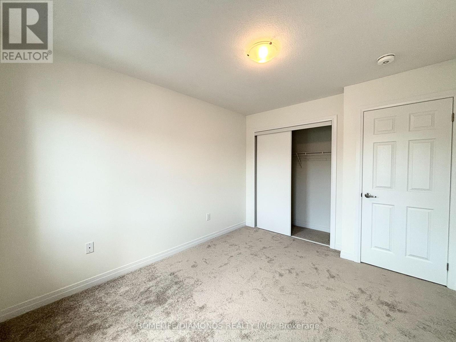 132 Port Crescent, Welland, Ontario  L3B 0N2 - Photo 7 - X12562858