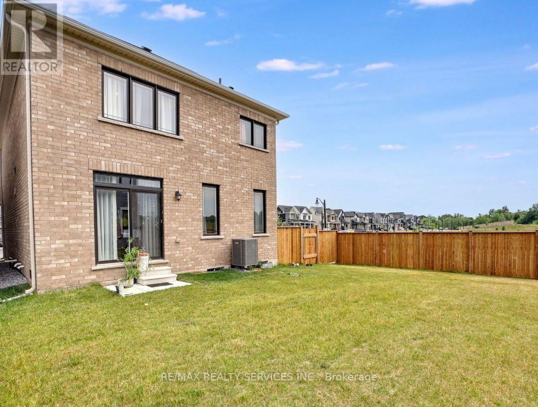 237 Eastbridge Avenue, Welland, Ontario  L3B 0M6 - Photo 10 - X12562892