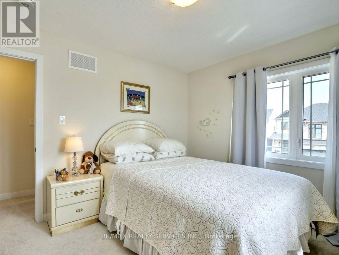 237 Eastbridge Avenue, Welland, Ontario  L3B 0M6 - Photo 7 - X12562892