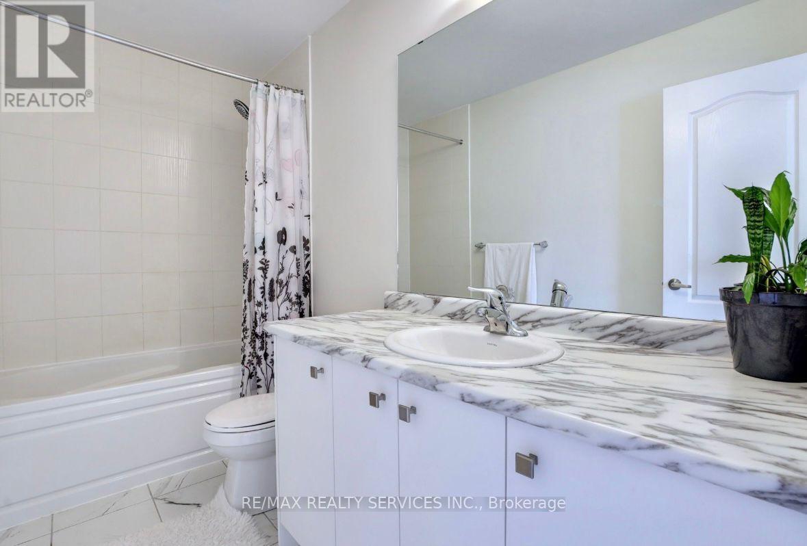 237 Eastbridge Avenue, Welland, Ontario  L3B 0M6 - Photo 9 - X12562892