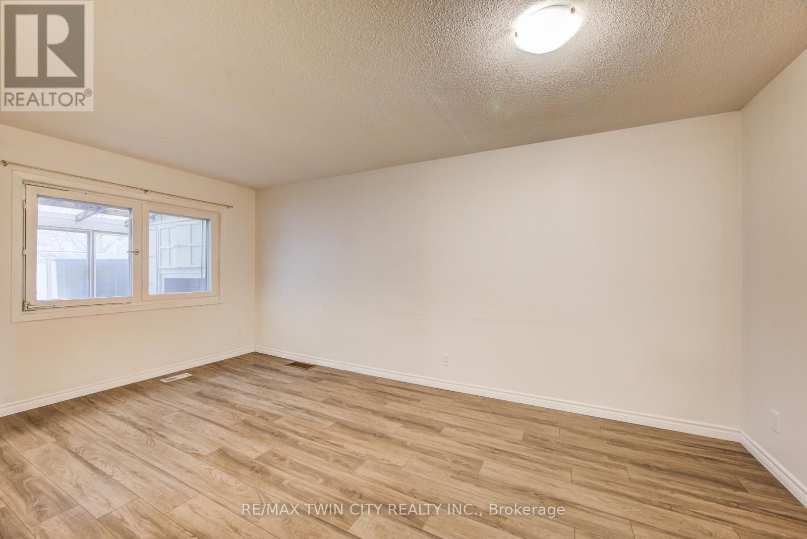 66 Charles Best Place, Kitchener, Ontario  N2M 5A3 - Photo 10 - X12562908