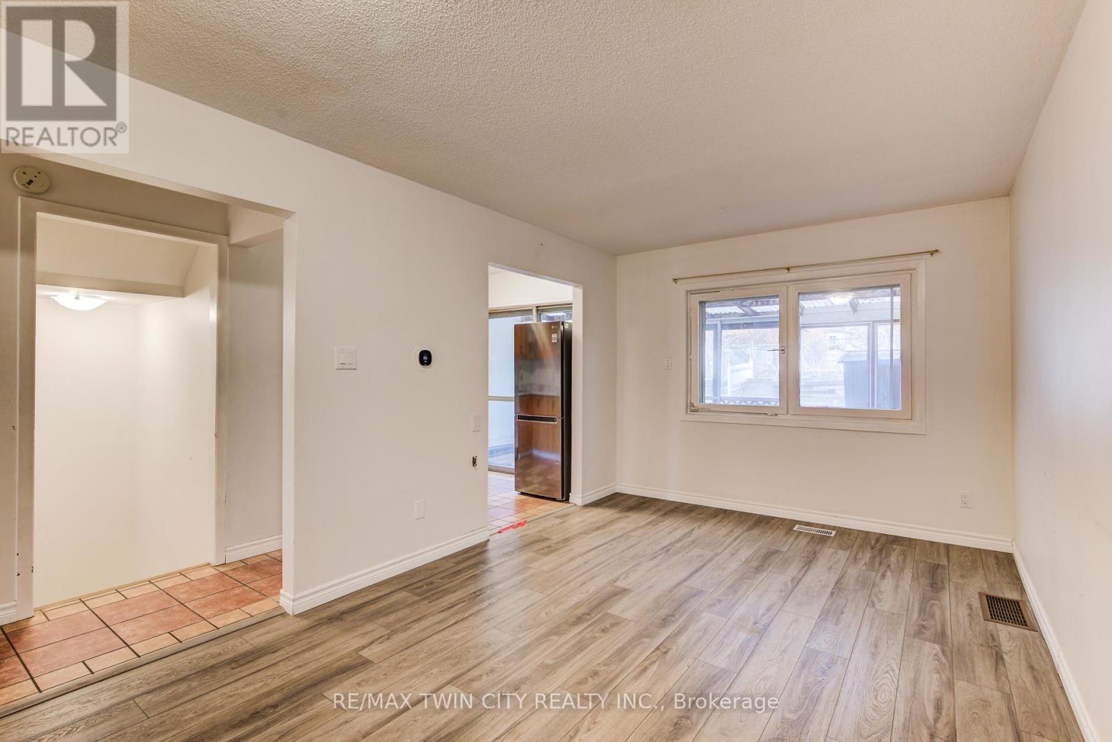 66 Charles Best Place, Kitchener, Ontario  N2M 5A3 - Photo 12 - X12562908