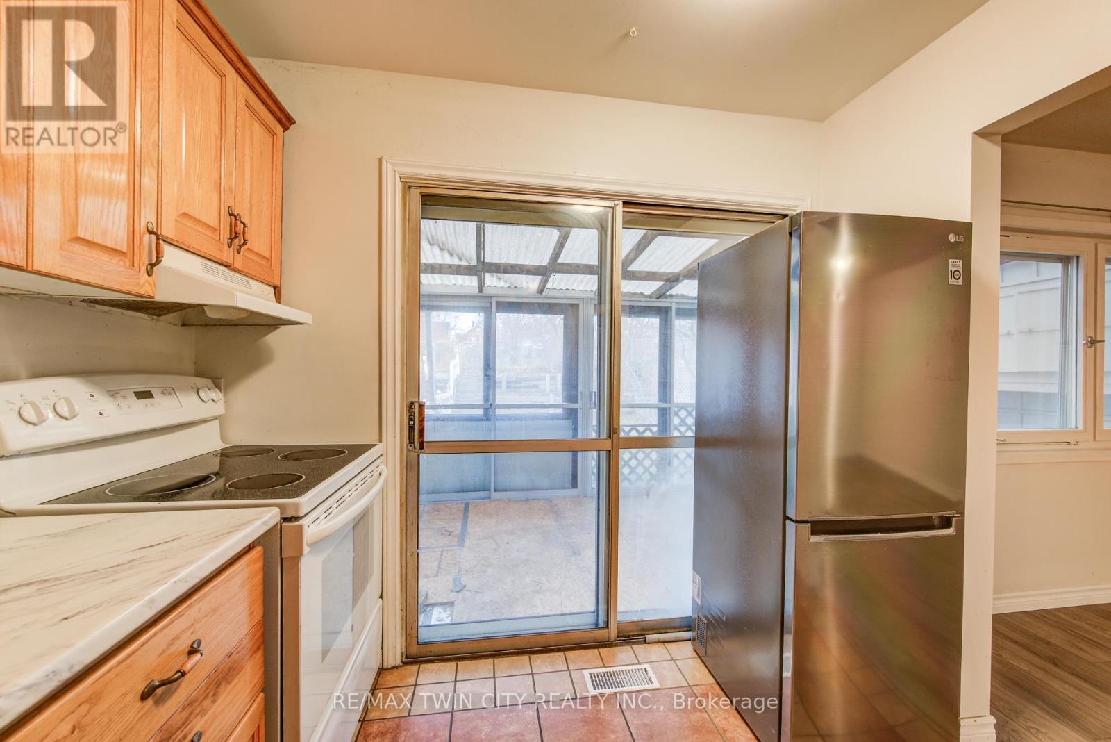 66 Charles Best Place, Kitchener, Ontario  N2M 5A3 - Photo 18 - X12562908