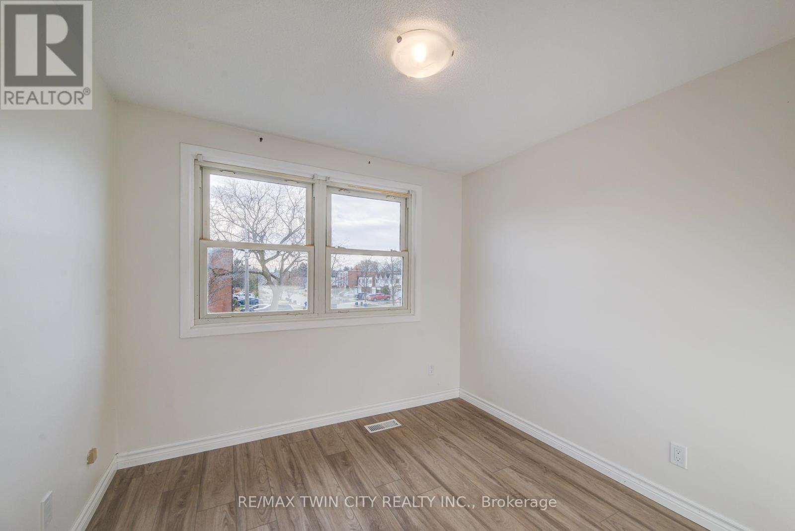 66 Charles Best Place, Kitchener, Ontario  N2M 5A3 - Photo 30 - X12562908