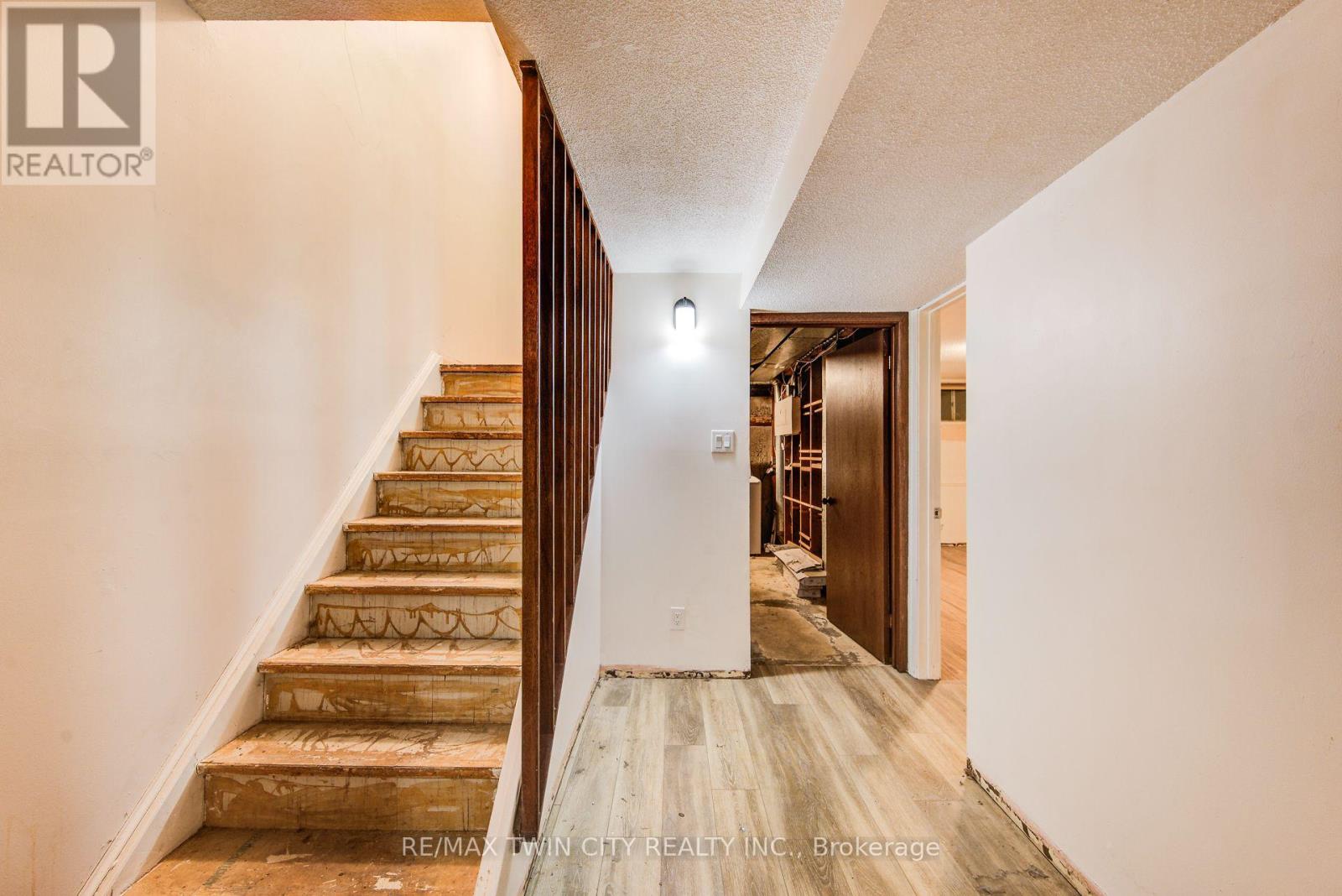 66 Charles Best Place, Kitchener, Ontario  N2M 5A3 - Photo 35 - X12562908