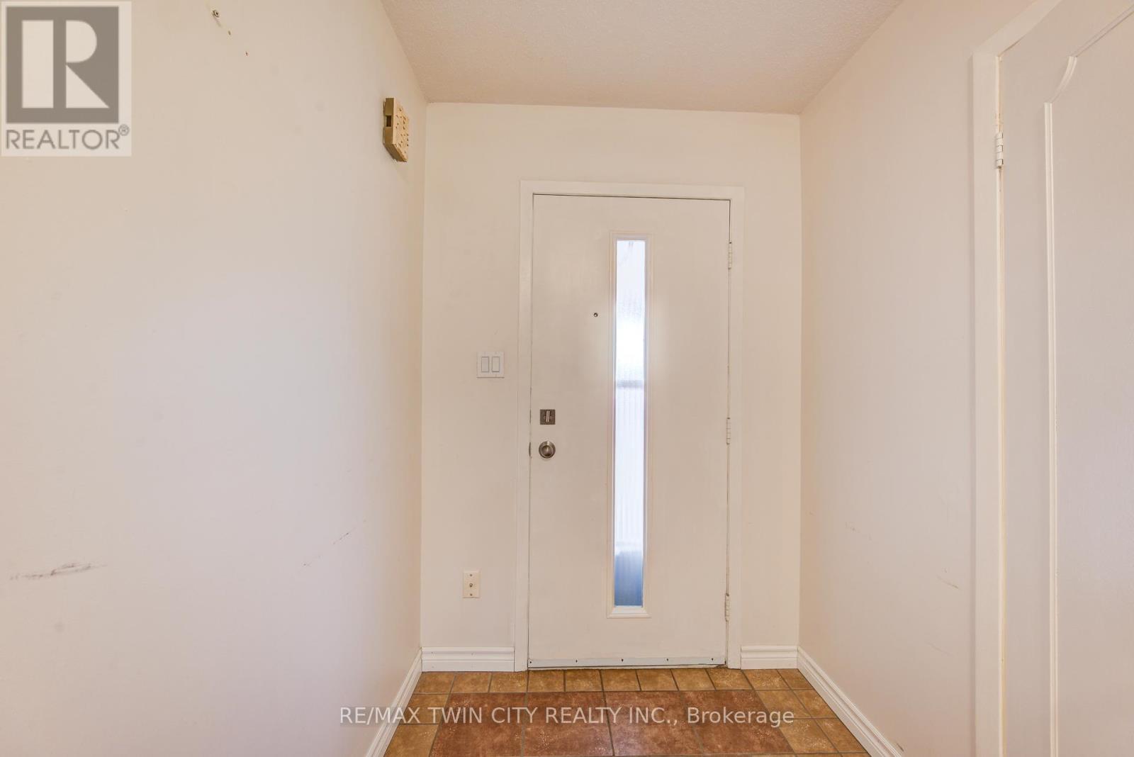 66 Charles Best Place, Kitchener, Ontario  N2M 5A3 - Photo 6 - X12562908