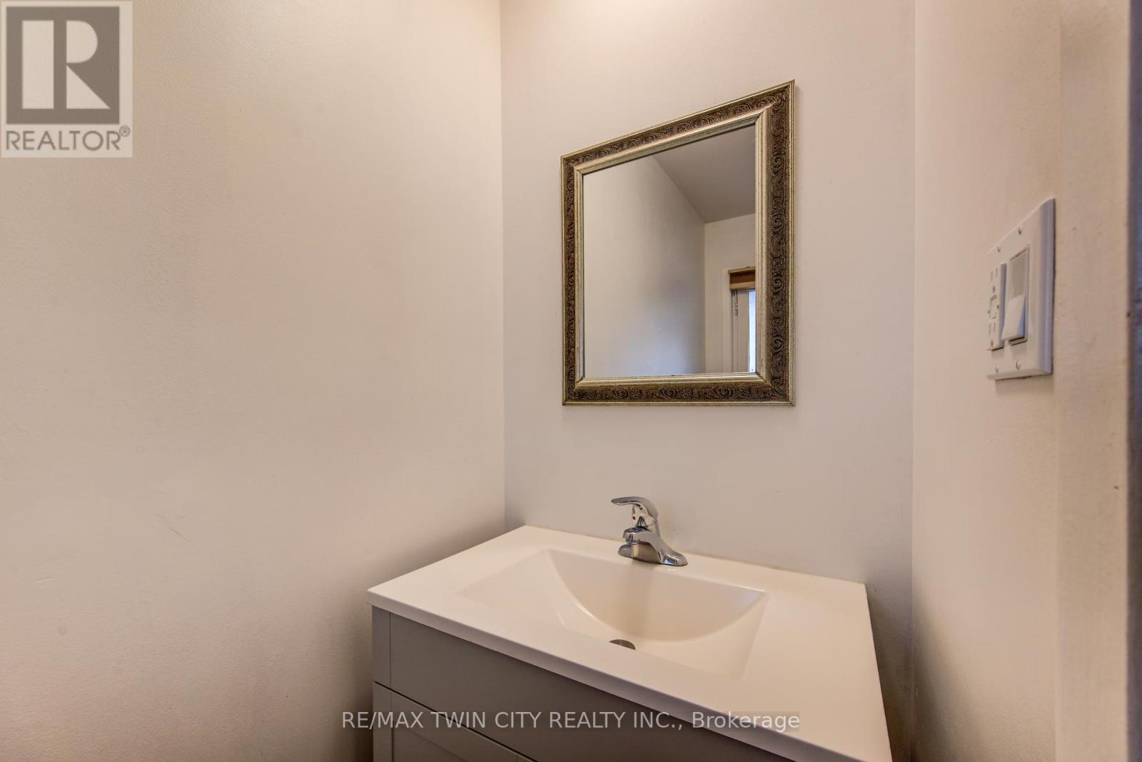 66 Charles Best Place, Kitchener, Ontario  N2M 5A3 - Photo 7 - X12562908