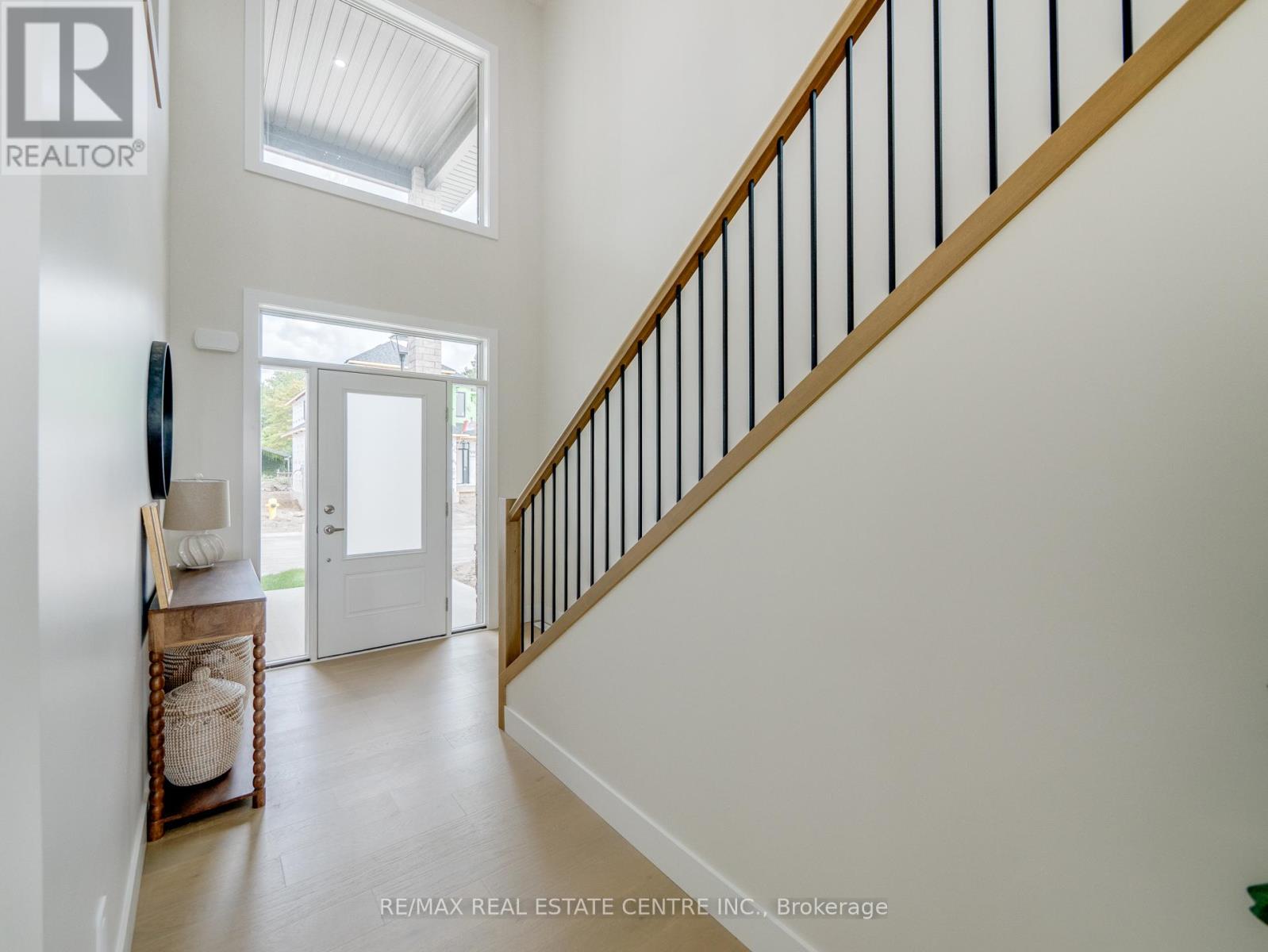 7 - 7966 Fallon Drive, Lucan Biddulph, Ontario  N0M 1V0 - Photo 4 - X12562938