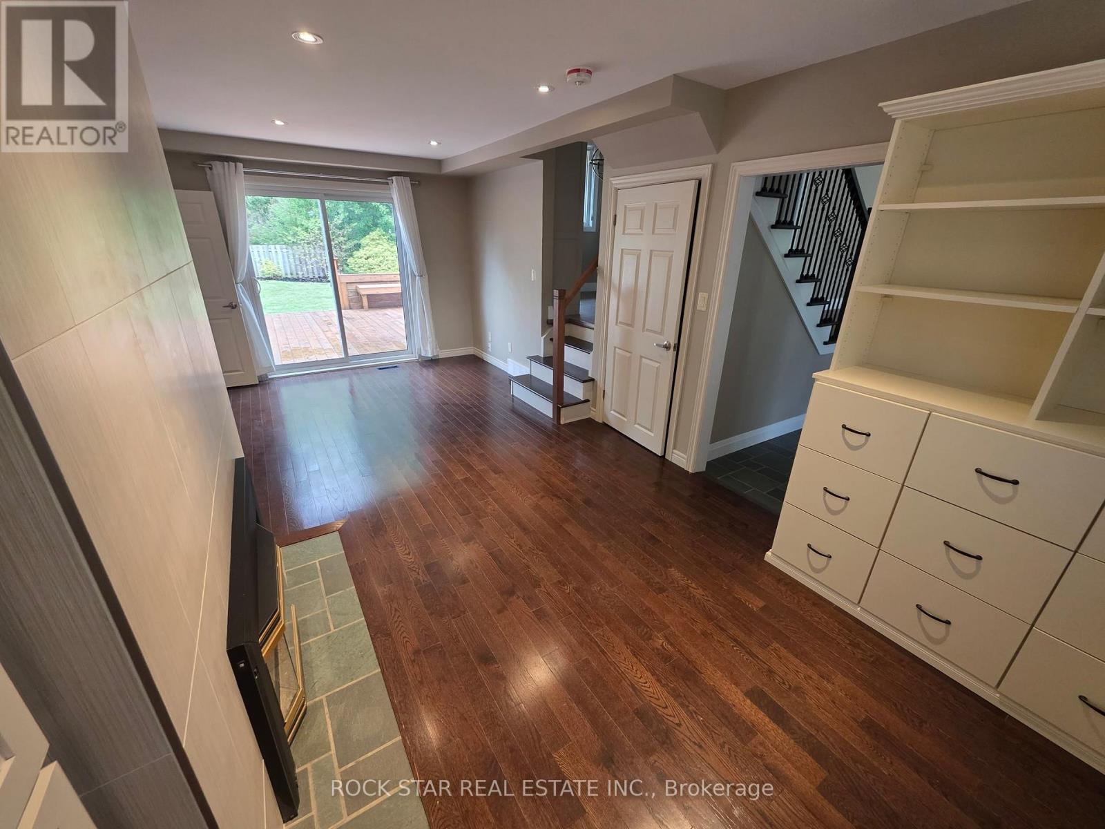 4 Mississauga Road, St. Catharines, Ontario  L2N 3K2 - Photo 3 - X12562960