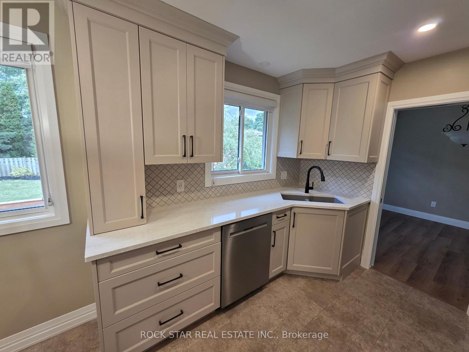 4 Mississauga Road, St. Catharines, Ontario  L2N 3K2 - Photo 7 - X12562960