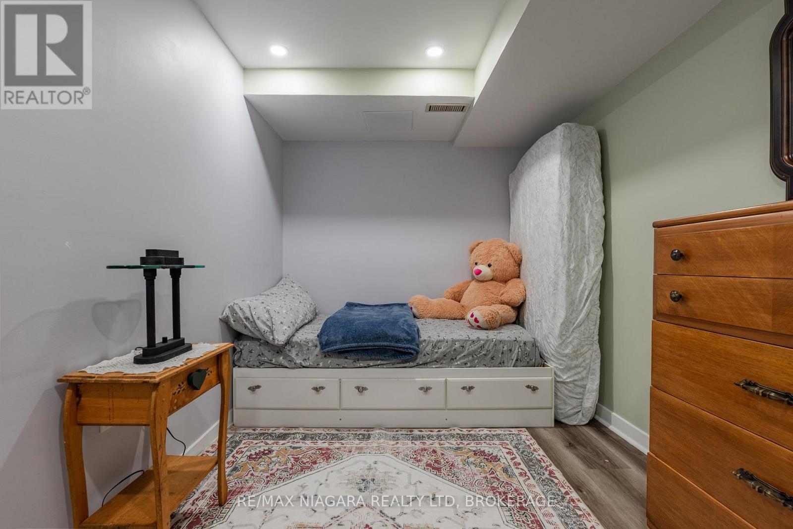 201 Windsor Street, Welland, Ontario L3C 7E3 - Photo 25 - X12563016