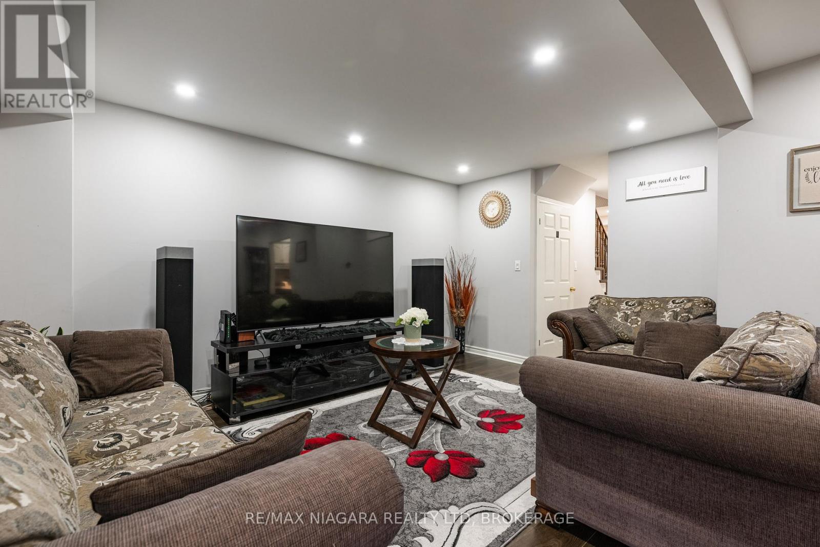 201 Windsor Street, Welland, Ontario L3C 7E3 - Photo 8 - X12563016