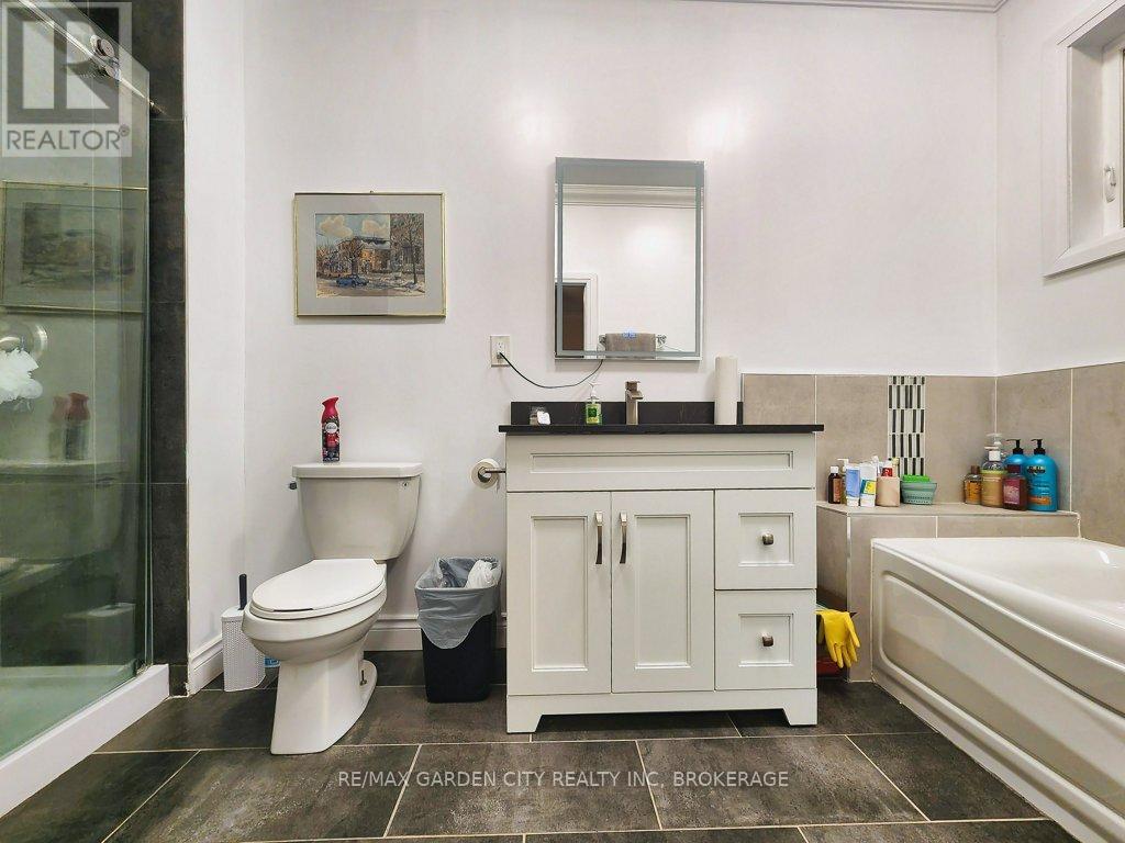 2400 Effingham Street, Pelham, Ontario  L0S 1C0 - Photo 27 - X12563130