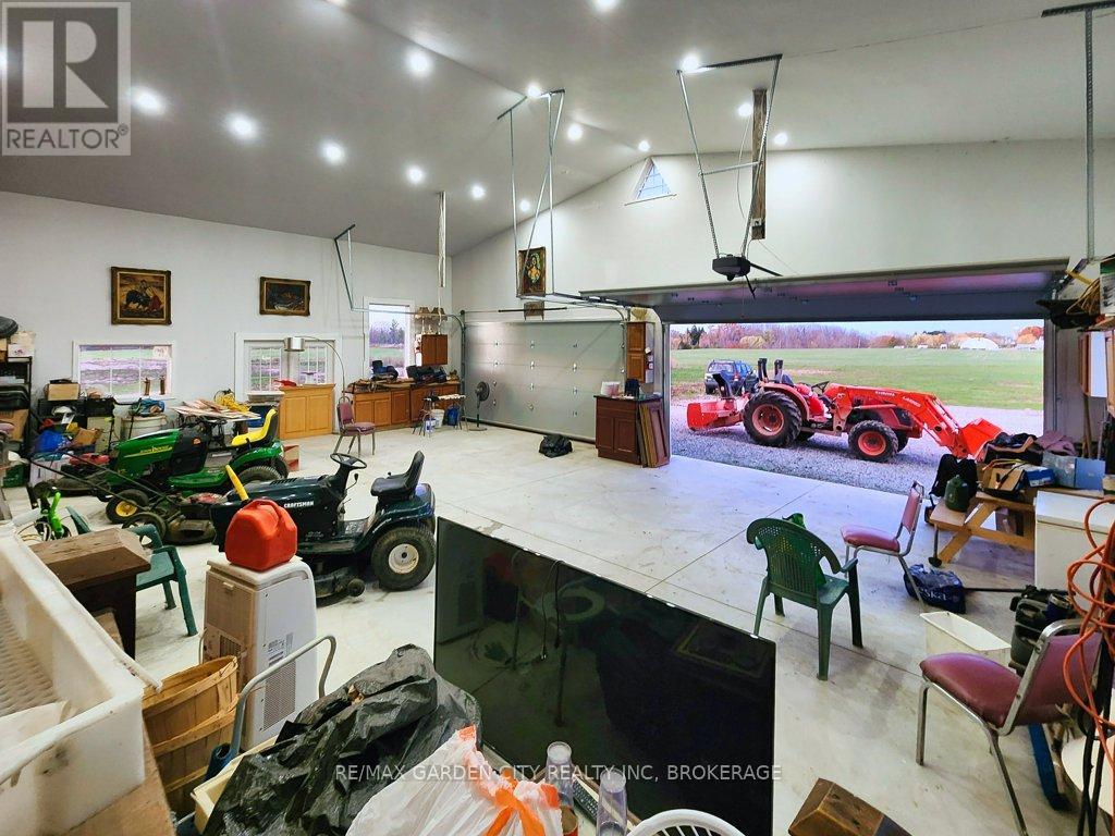 2400 Effingham Street, Pelham, Ontario  L0S 1C0 - Photo 31 - X12563130