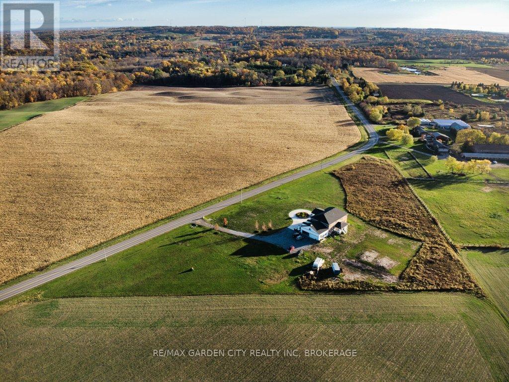 2400 Effingham Street, Pelham, Ontario  L0S 1C0 - Photo 37 - X12563130