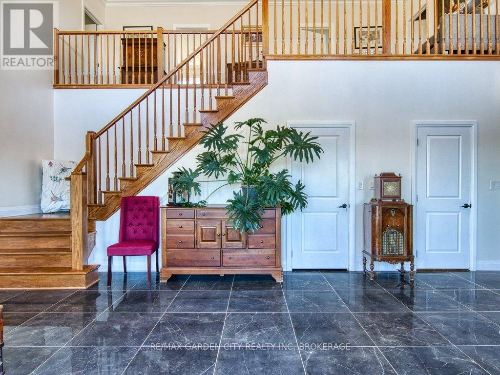 2400 Effingham Street, Pelham, Ontario  L0S 1C0 - Photo 4 - X12563130