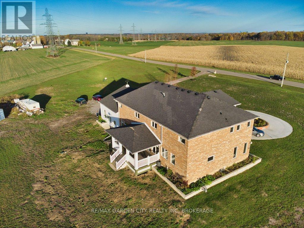 2400 Effingham Street, Pelham, Ontario  L0S 1C0 - Photo 41 - X12563130