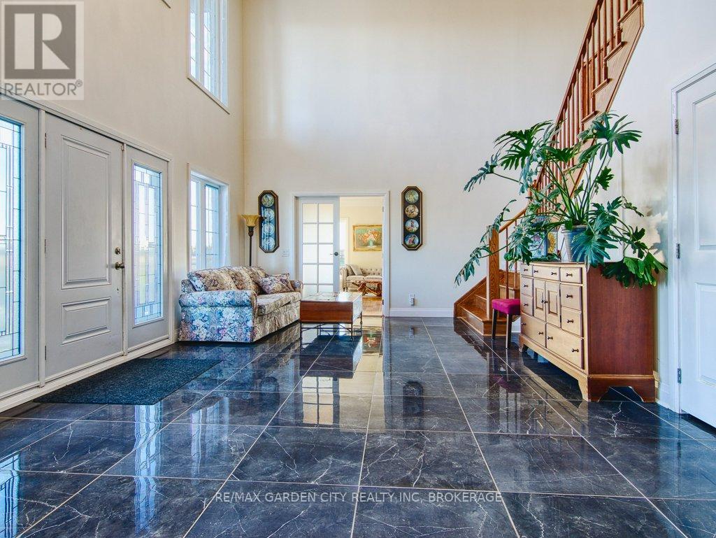 2400 Effingham Street, Pelham, Ontario  L0S 1C0 - Photo 6 - X12563130