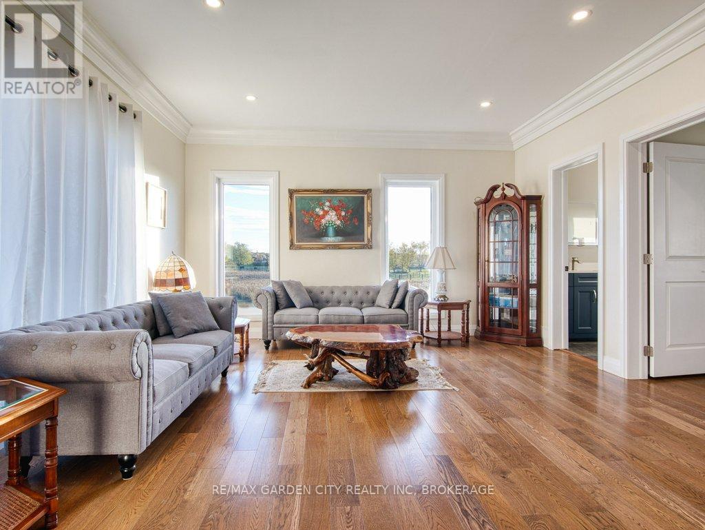 2400 Effingham Street, Pelham, Ontario  L0S 1C0 - Photo 7 - X12563130