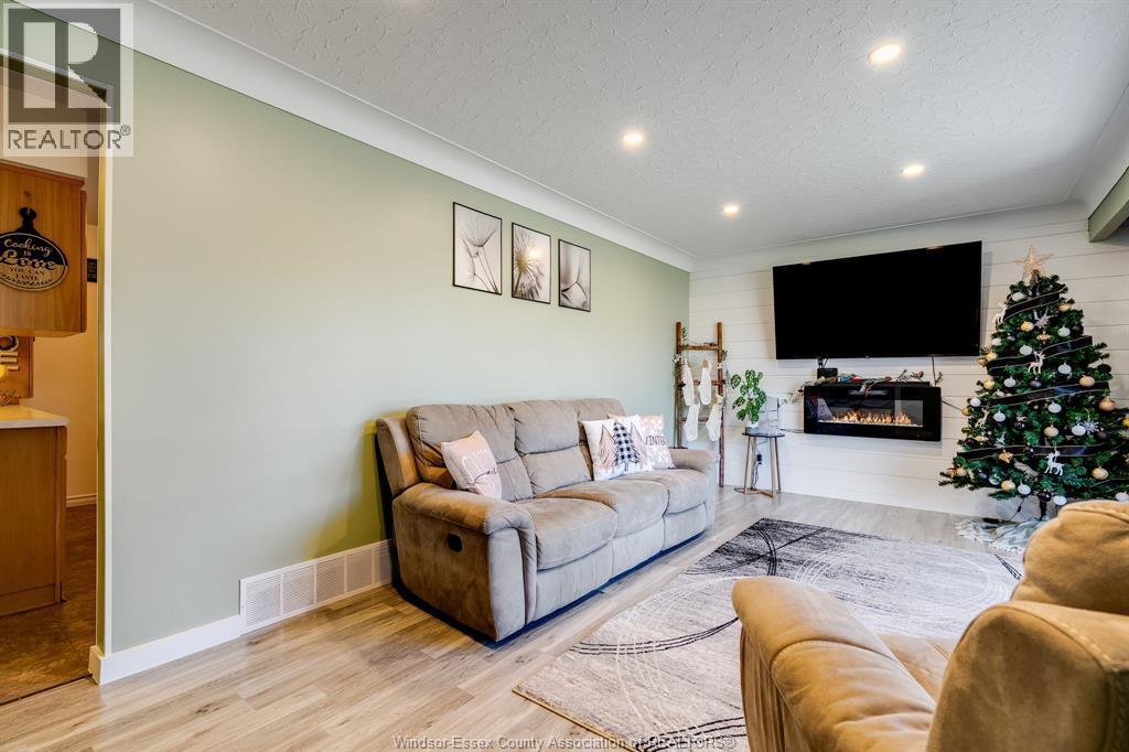 1826 Mayfair Street, Kingsville, Ontario  N9Y 2M6 - Photo 2 - 25029265